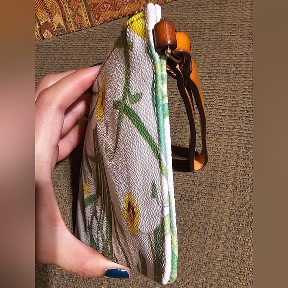 Dooney and Bourke Leather Floral Wristlet Clutch Lillies EUC - Picture 6 of 13